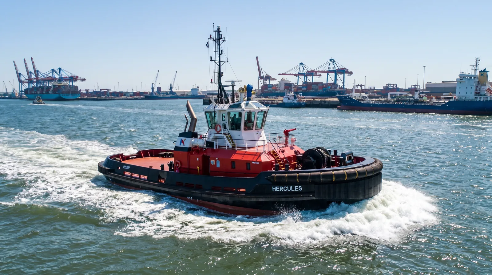 Harbour tug