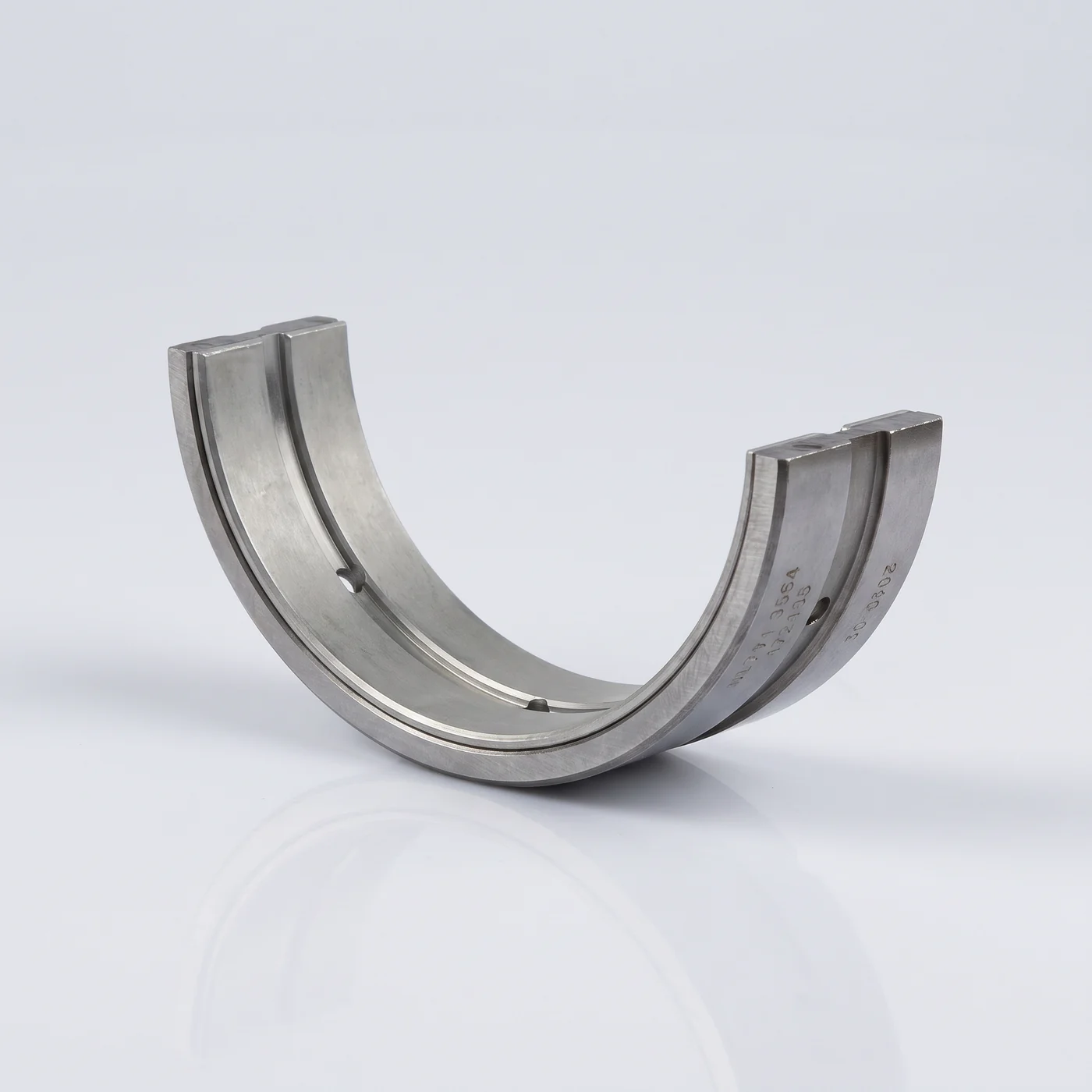 Marine engine white-metal main bearing shell
