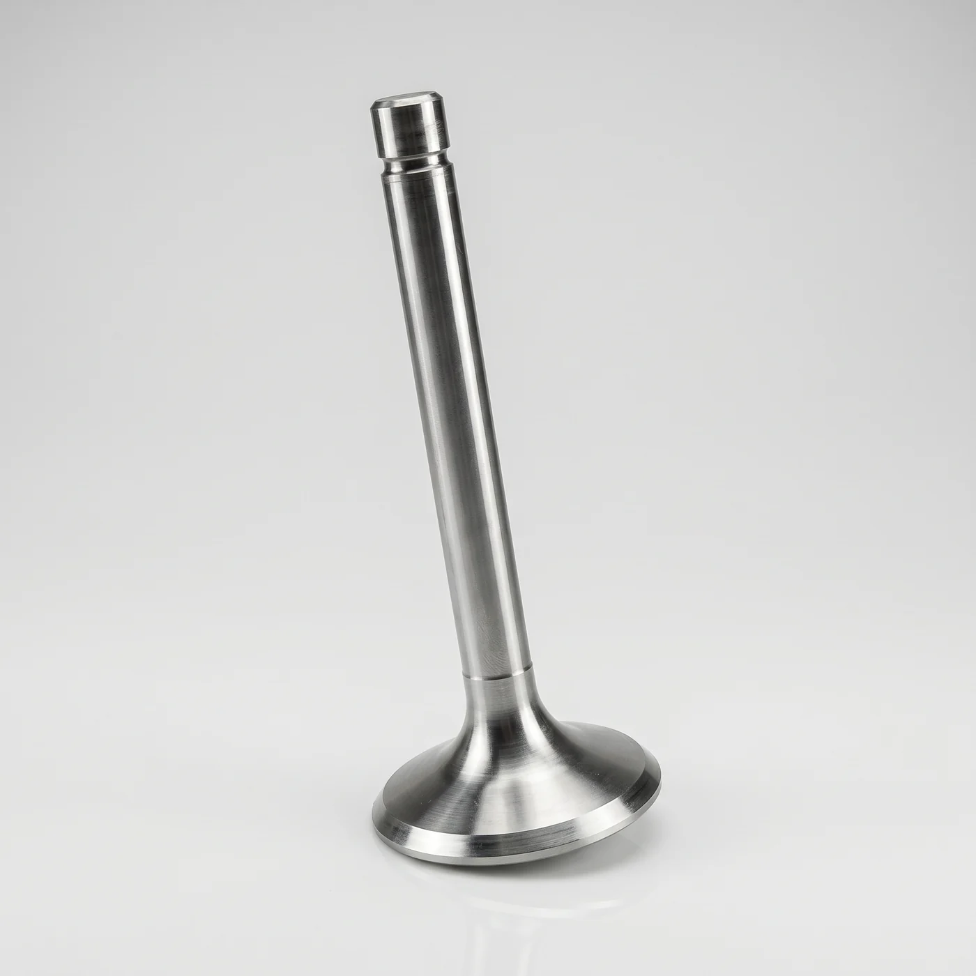 Marine engine exhaust valve spindle and seat