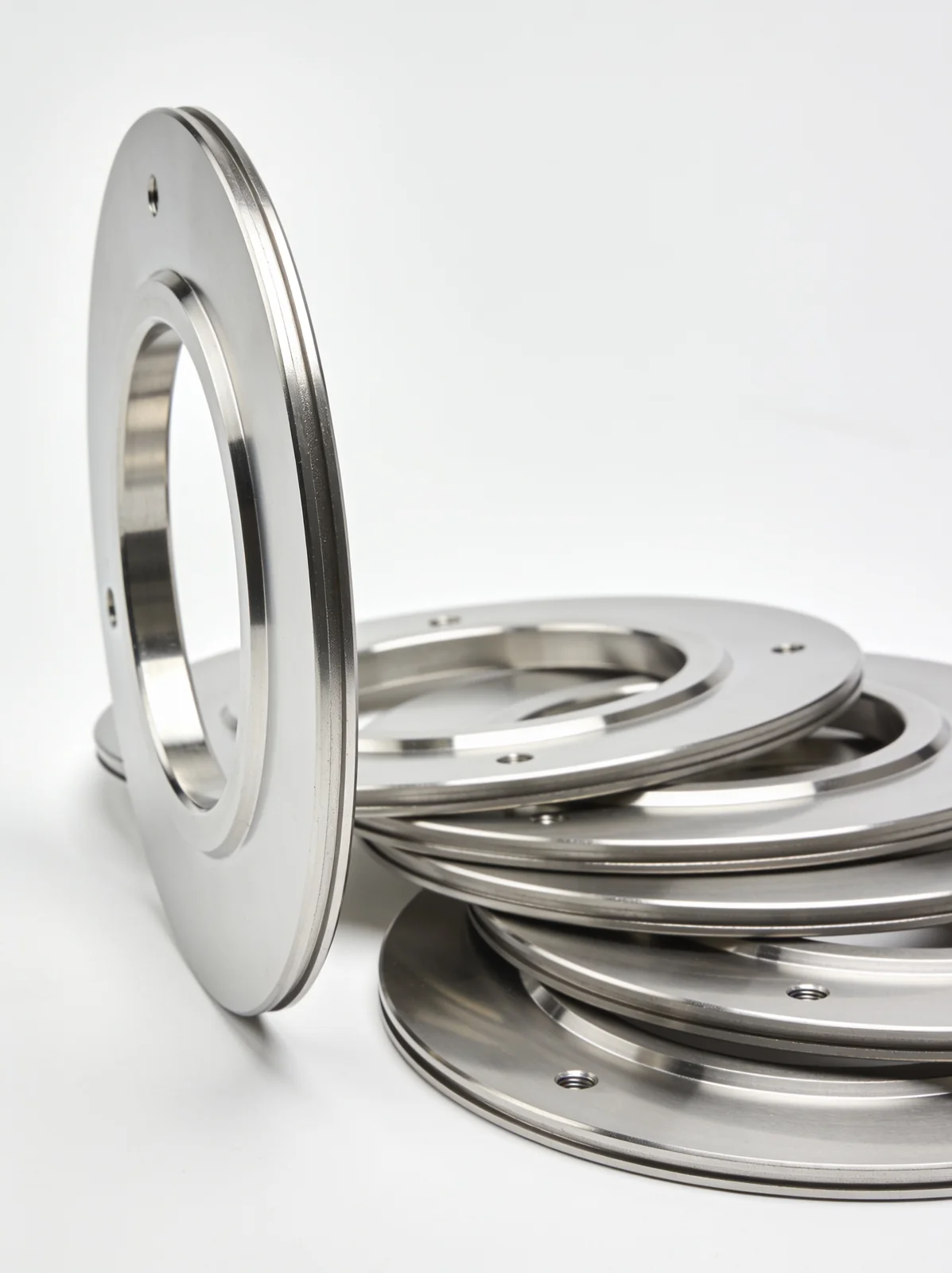 Marine oil separator gravity disc / dam ring