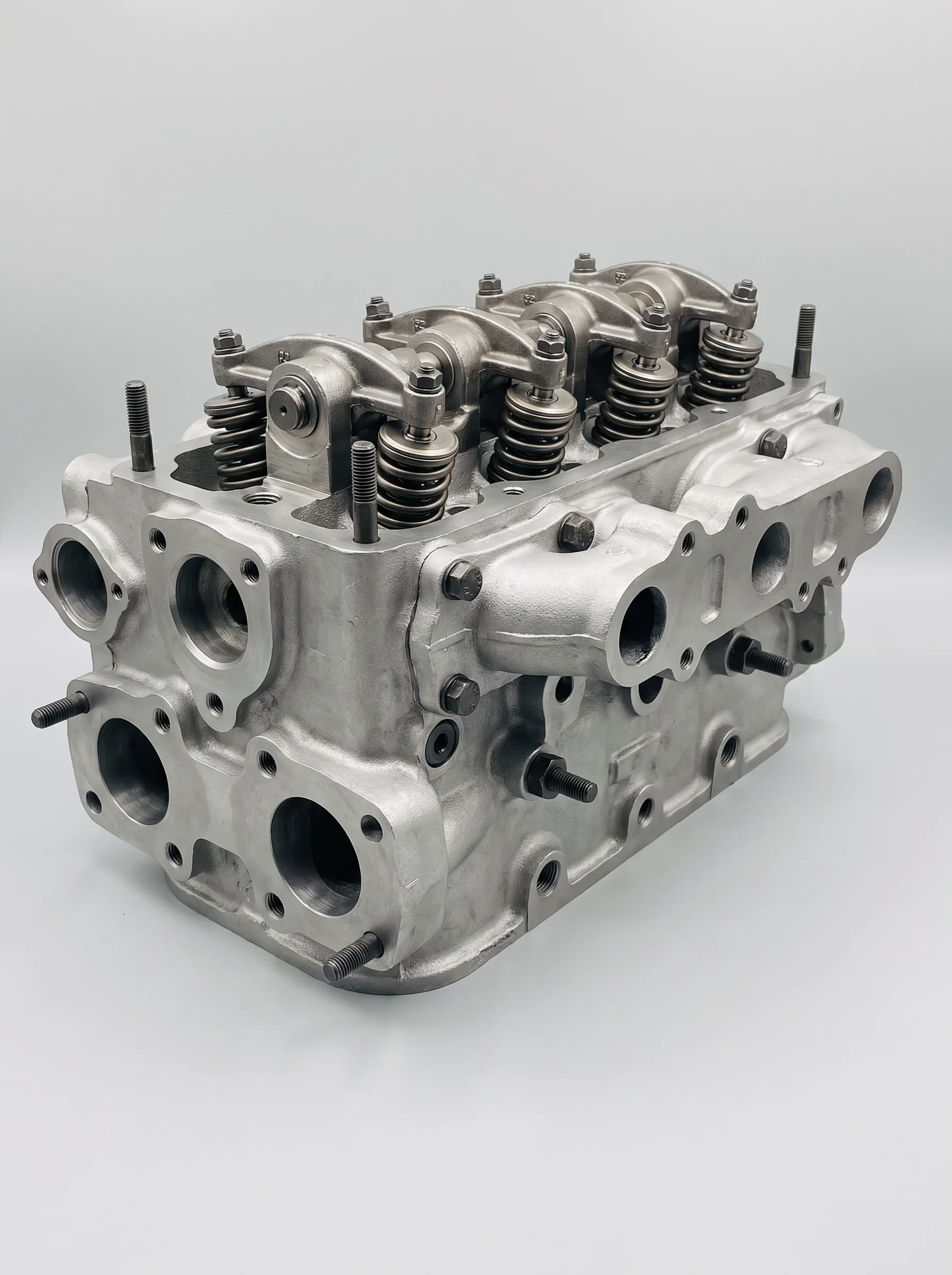 cylinder head of auxiliary marine engine